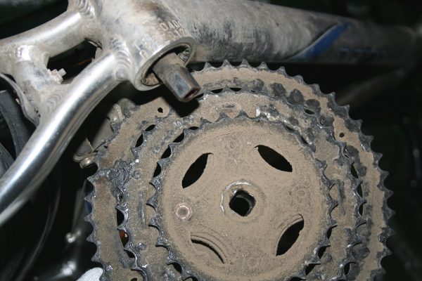 Remove the old front chainwheel